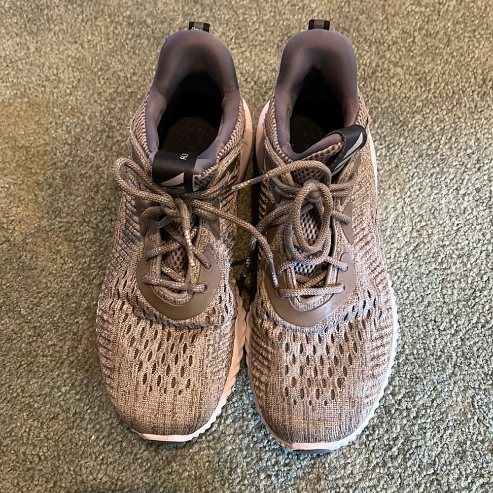 Adidas bounce sneakers